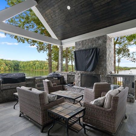 Rare Find Best Lot With Dock And Views On Lake Winchester 外观 照片