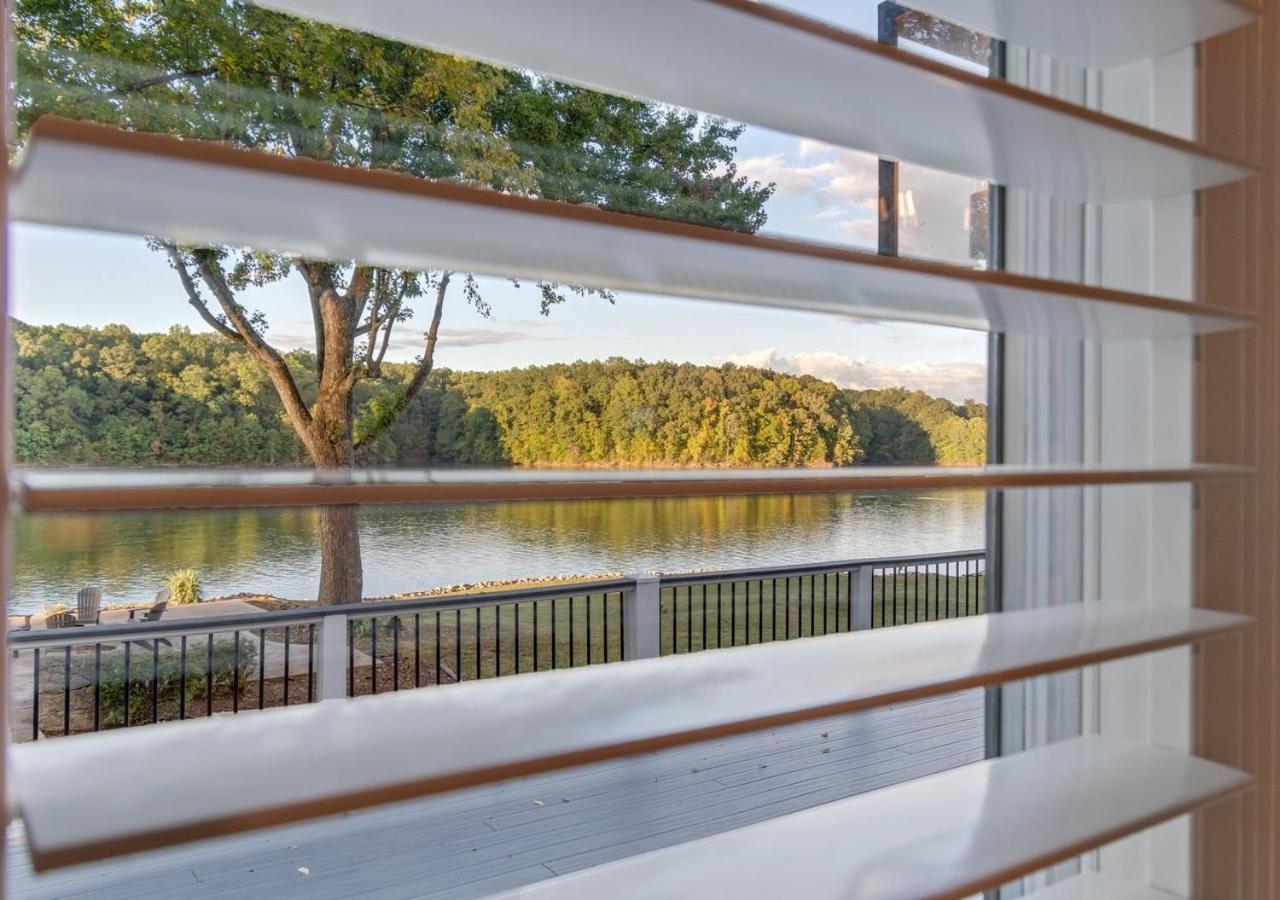 Rare Find Best Lot With Dock And Views On Lake Winchester 外观 照片