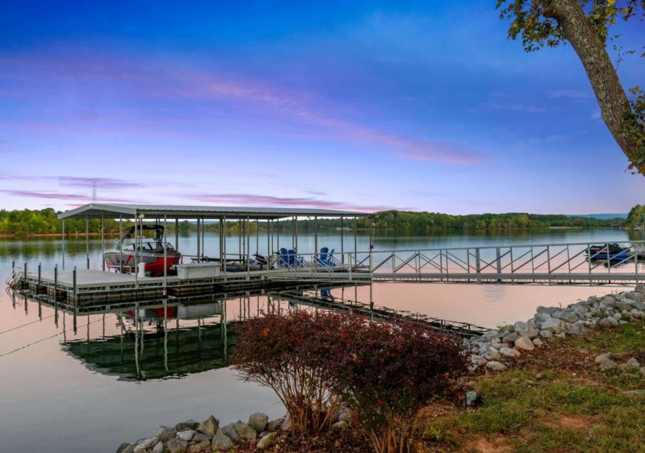 Rare Find Best Lot With Dock And Views On Lake Winchester 外观 照片