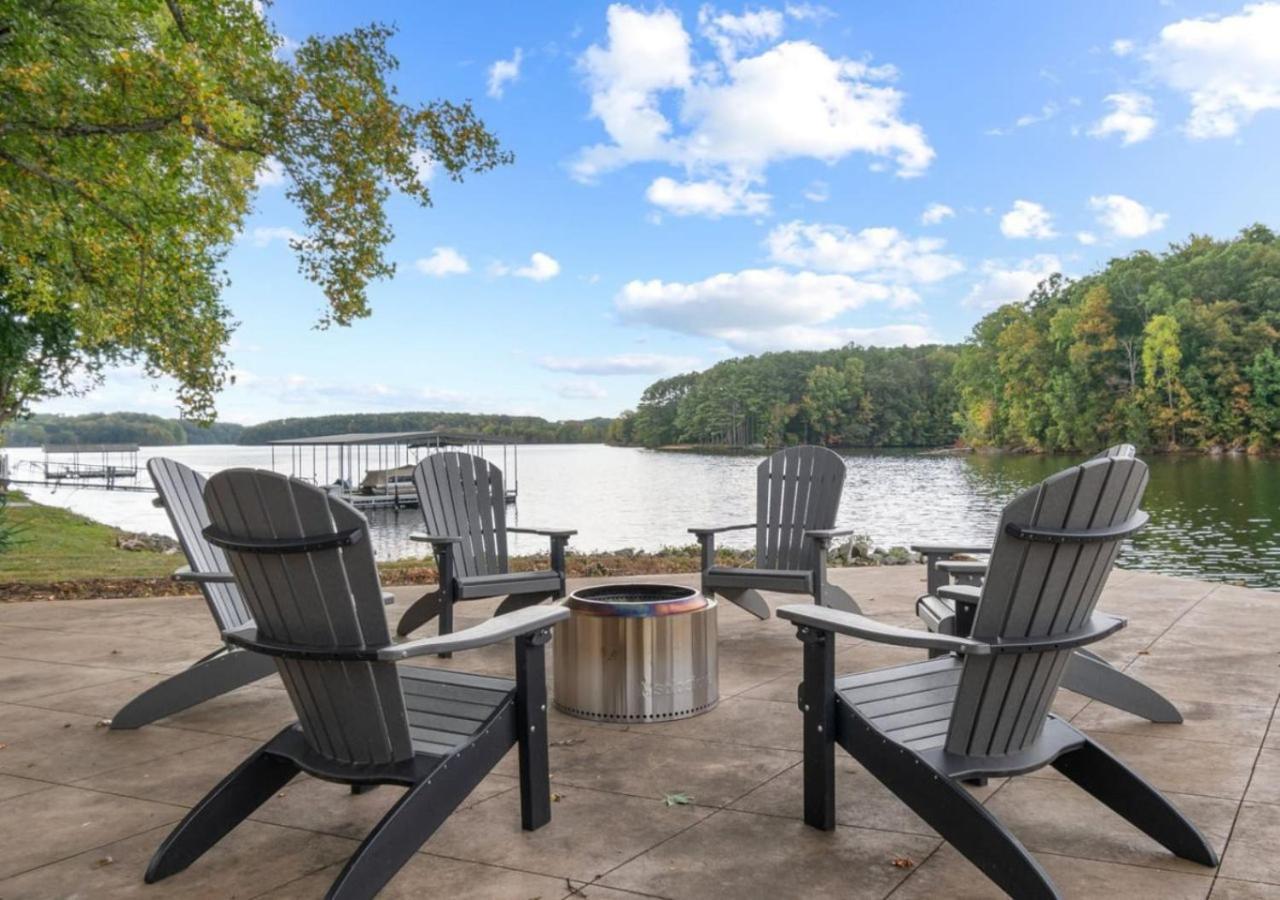 Rare Find Best Lot With Dock And Views On Lake Winchester 外观 照片
