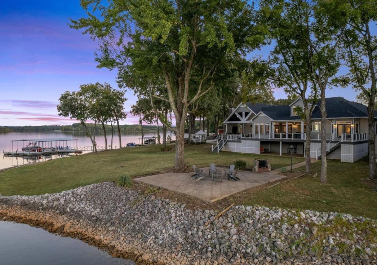Rare Find Best Lot With Dock And Views On Lake Winchester 外观 照片