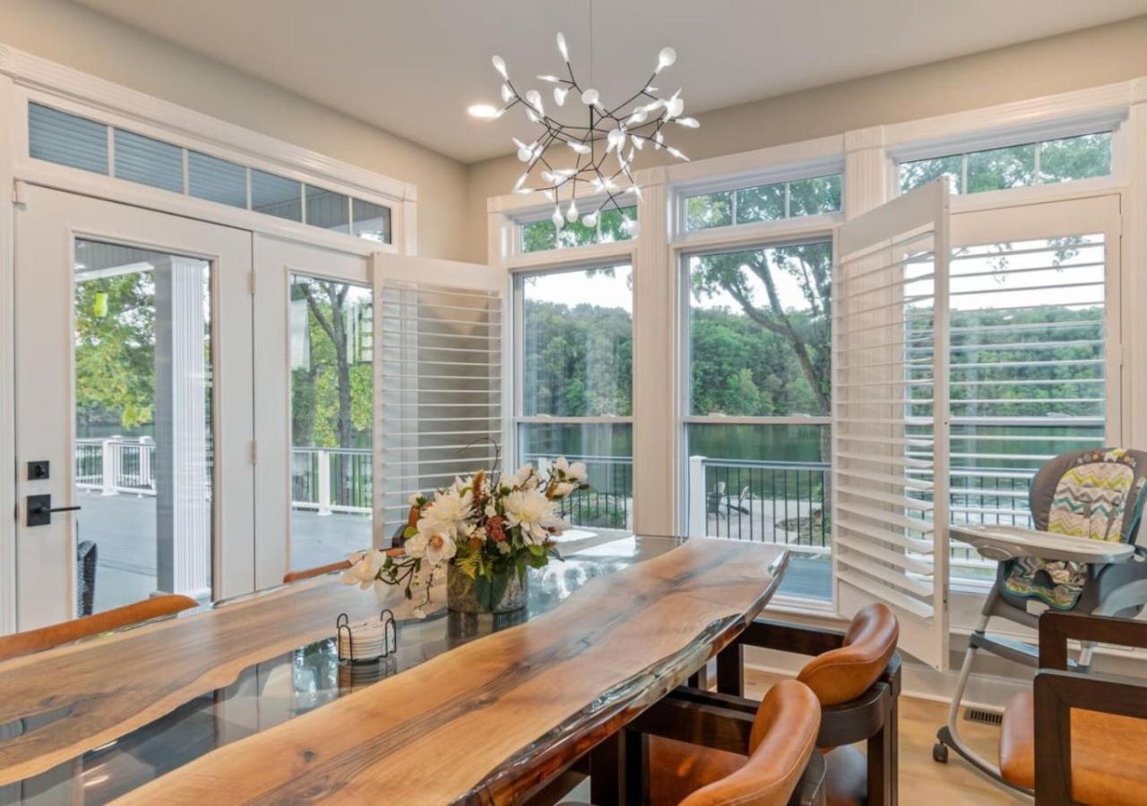 Rare Find Best Lot With Dock And Views On Lake Winchester 外观 照片