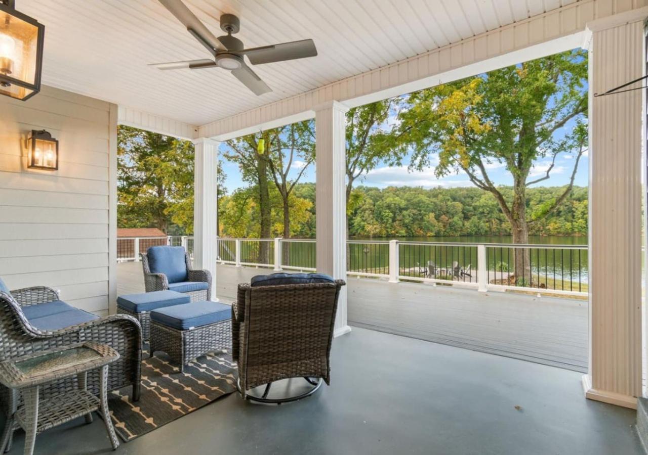 Rare Find Best Lot With Dock And Views On Lake Winchester 外观 照片